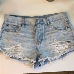 Super cute American Eagle ripped jean shorts!